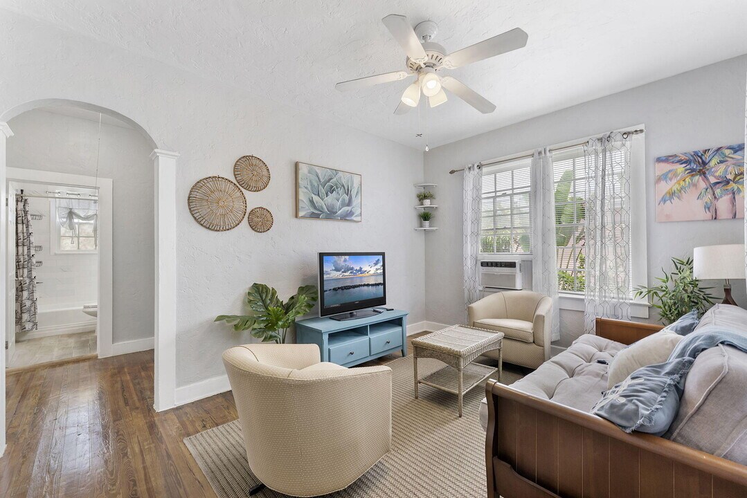721 N H St in Lake Worth Beach, FL - Building Photo