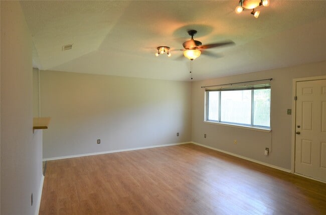 24006 Merry Oaks Dr in Spring, TX - Building Photo - Building Photo