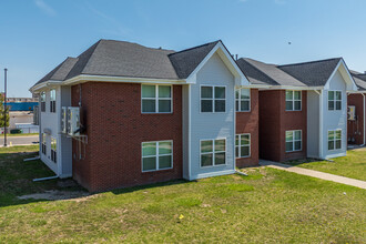 Manchester Place Apartments in Highland Park, MI - Building Photo - Building Photo
