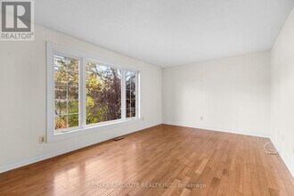 16 Melanie Crescent in Ottawa, ON - Building Photo - Building Photo