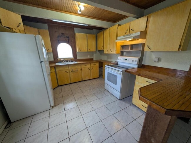 property at 406 W 4th Ave