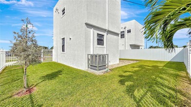 18491 SW 117th Ave in Miami, FL - Building Photo - Building Photo