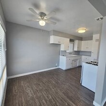 3376 Martin Luther King Jr Blvd in Lynwood, CA - Building Photo - Building Photo