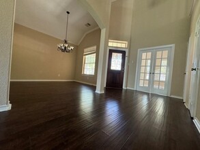 5034 Big Meadow Ln in Katy, TX - Foto de edificio - Building Photo
