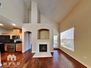 2439 Torino St in West Sacramento, CA - Building Photo - Building Photo