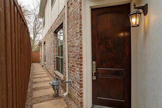 6010 La Vista Dr in Dallas, TX - Building Photo - Building Photo