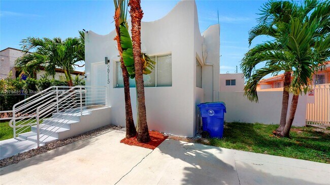 2915 SW 24th St in Miami, FL - Building Photo - Building Photo