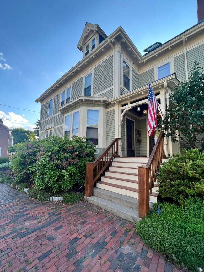 54 Bromfield St Rentals in Newburyport, MA