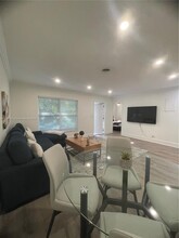 15 NE 16th St in Fort Lauderdale, FL - Building Photo - Building Photo