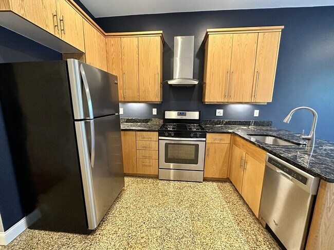 8 Bard Ave, Unit 2 in Boston, MA - Building Photo - Building Photo