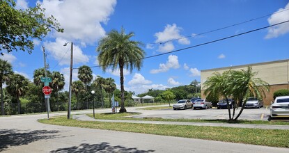 Miramar 6141 in Miramar, FL - Foto de edificio - Building Photo