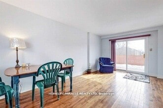 7 Greenhills Sq in Brampton, ON - Building Photo - Building Photo