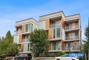 Live Stylishly in Portland’s Hollywood Dis... in Portland, OR - Building Photo
