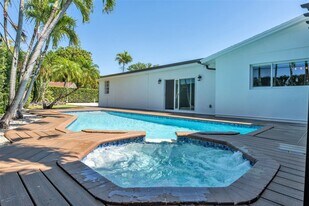 12001 SW 41st Dr in Miami, FL - Building Photo