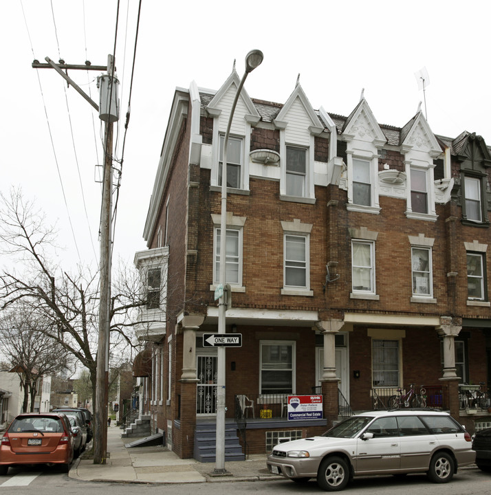 31 S 45th St in Philadelphia, PA - Foto de edificio