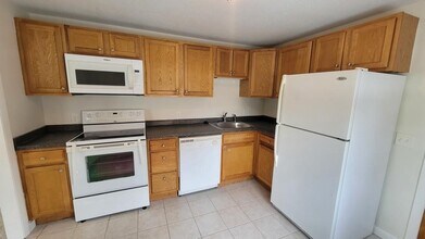 6 Whitman Rd in Waltham, MA - Building Photo - Building Photo