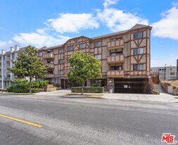 424 Westmoreland Ave in Los Angeles, CA - Building Photo