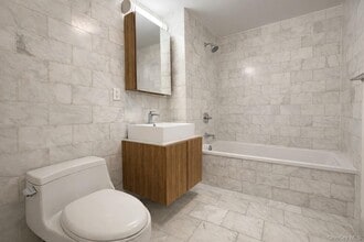 112-02 Northern Blvd in Queens, NY - Building Photo - Building Photo