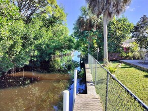 77 Cardinal Dr in North Fort Myers, FL - Building Photo - Building Photo