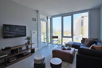 202 W Hill St in Chicago, IL - Building Photo - Building Photo