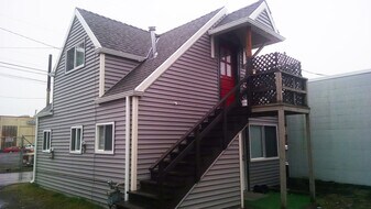 306 2nd St NE, Unit 5 in Auburn, WA - Building Photo