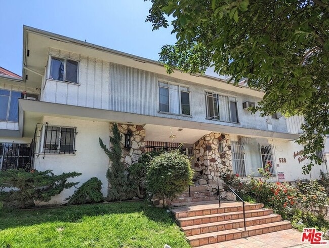 property at 628 S Ardmore Ave