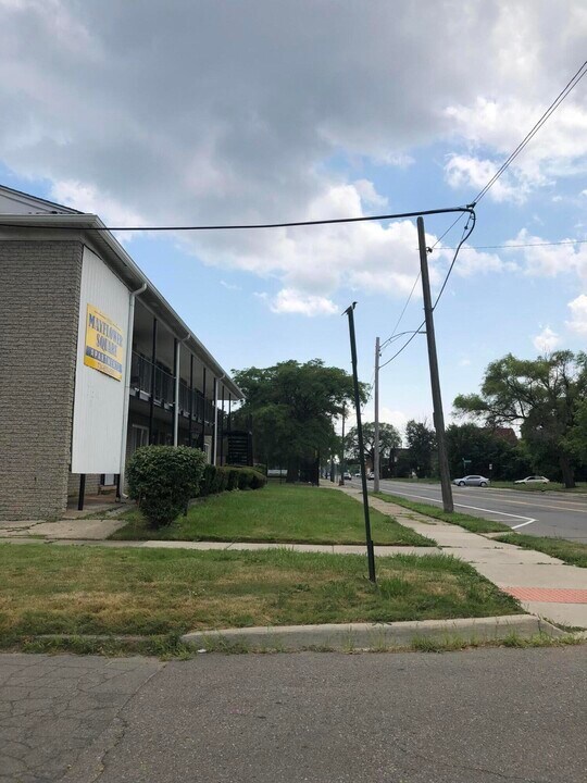 9730 Wyoming Ave in Detroit, MI - Building Photo