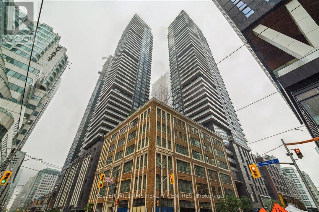 115-3115 Blue Jays Way in Toronto, ON - Building Photo