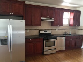 366 Avenue A, Unit 2 in Bayonne, NJ - Building Photo - Building Photo