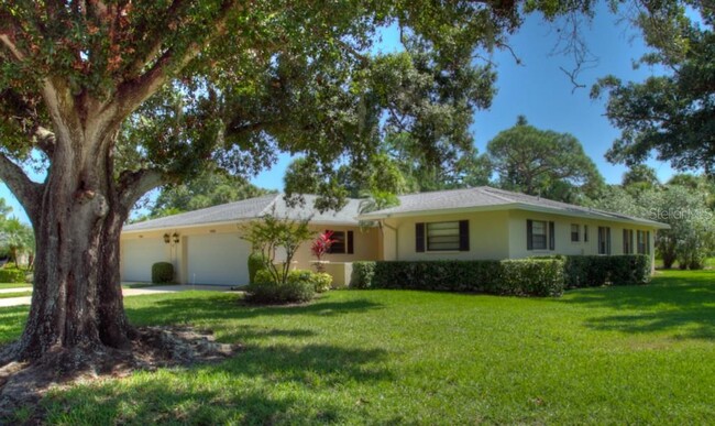 7093 Fairway Bend Ln in Sarasota, FL - Foto de edificio - Building Photo