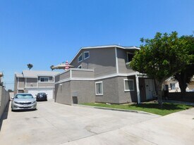 7811 Alhambra Dr in Huntington Beach, CA - Building Photo