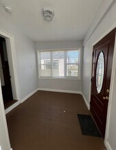 982 Dixwell Ave in Hamden, CT - Building Photo - Building Photo