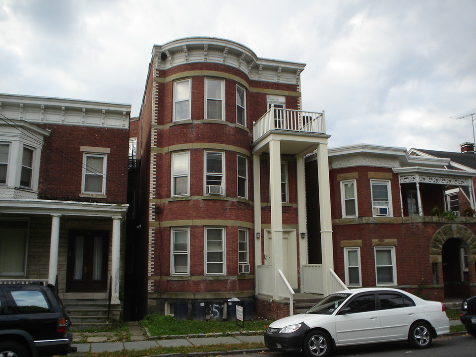 257 Third St in Newburgh, NY - Building Photo