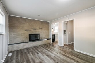 4769 N Mitchner Ave in Indianapolis, IN - Foto de edificio - Building Photo