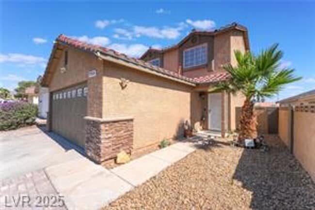 7904 Copper Canyon Rd in Las Vegas, NV - Building Photo - Building Photo