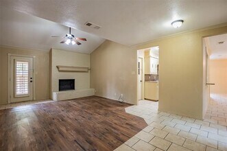 805 N Fielder Rd in Arlington, TX - Building Photo - Building Photo