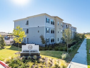 Avenue Heights in Killeen, TX - Building Photo - Building Photo