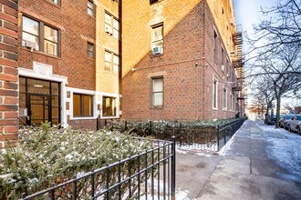 94-05-94-19 35th Ave in Flushing, NY - Building Photo - Building Photo