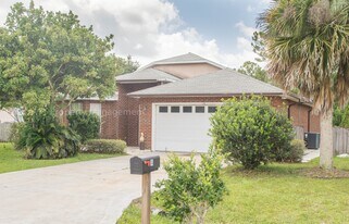 14 Wood Amber Ln in Palm Coast, FL - Building Photo