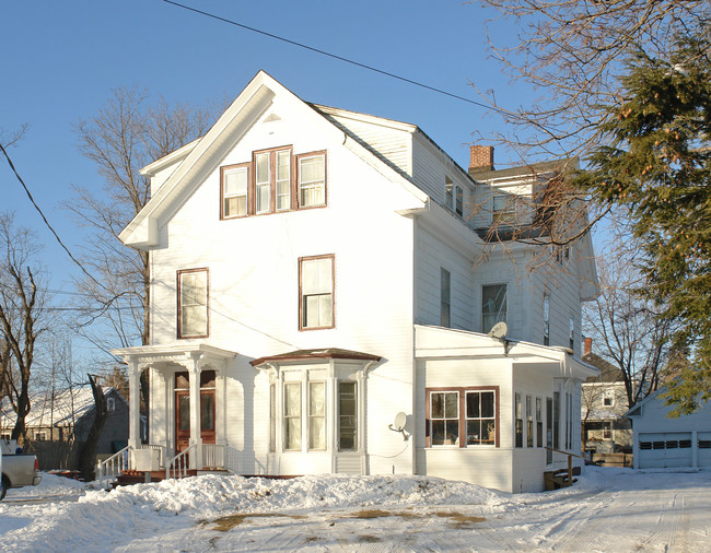 17 Boutelle Ave in Waterville, ME - Building Photo - Building Photo