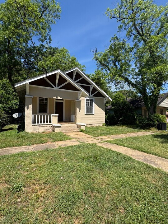 2009 Palmetto St in Montgomery, AL - Building Photo