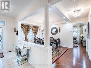 1 Orangeblossom Trail in Brampton, ON - Building Photo - Building Photo
