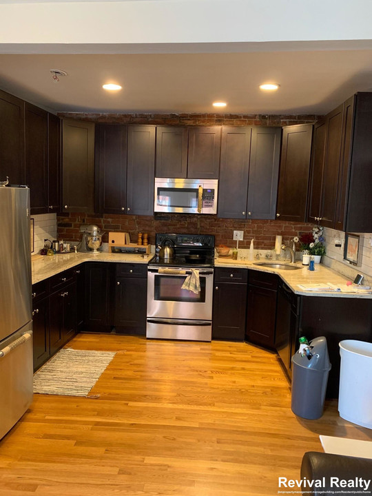 18 Hyde Park Ave in Boston, MA - Building Photo