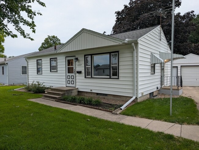 property at 1217 Dorothy Dr