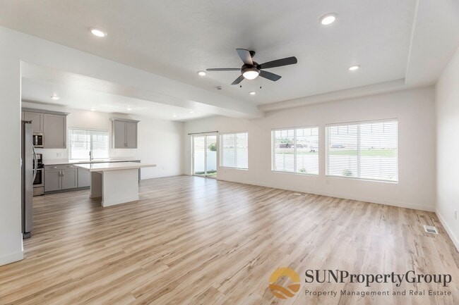 4190 Safflower Dr in Lehi, UT - Building Photo - Building Photo