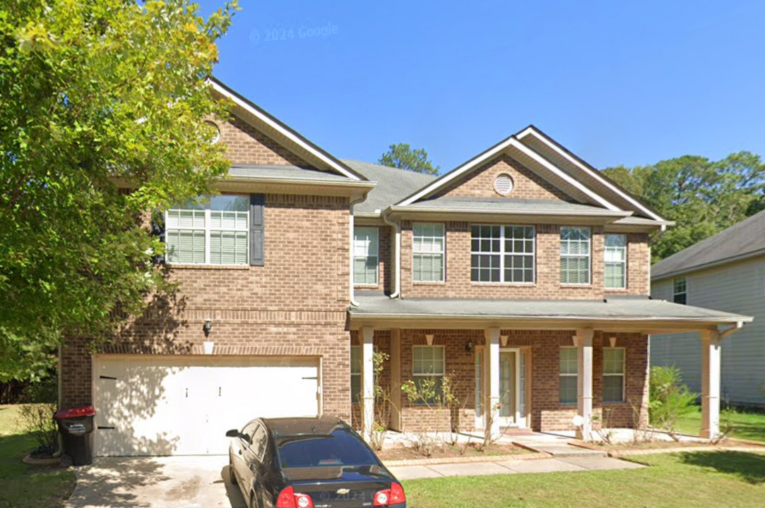 216 Allegrini Drive in Atlanta, GA - Building Photo