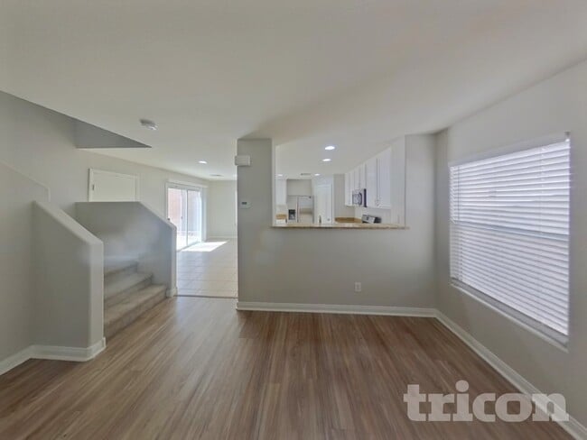 697 Wallington Estate St in Las Vegas, NV - Foto de edificio - Building Photo