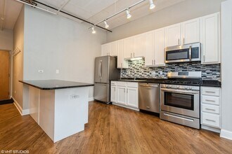 6 S Laflin St, Unit 523 in Chicago, IL - Foto de edificio - Building Photo