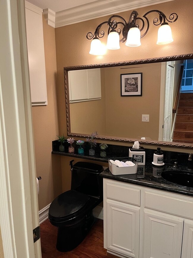 152 N Singingwood St in Orange, CA - Building Photo - Building Photo