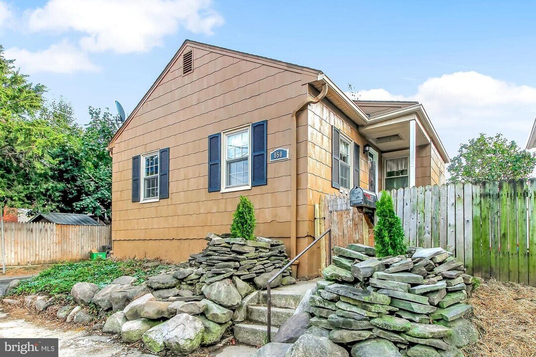 850 Wood St in York, PA - Building Photo